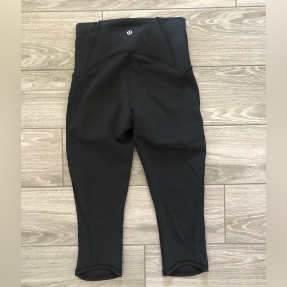 Lululemon|Black capri leggings in size 4•••buttery soft & excellent condition• - Picture 2 of 13